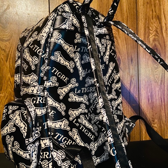 Back pack - Picture 3 of 4